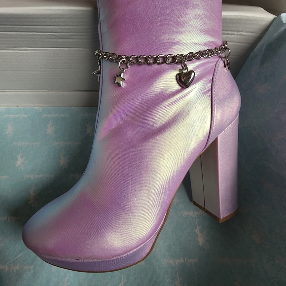 Boots - Picture 2 of 4